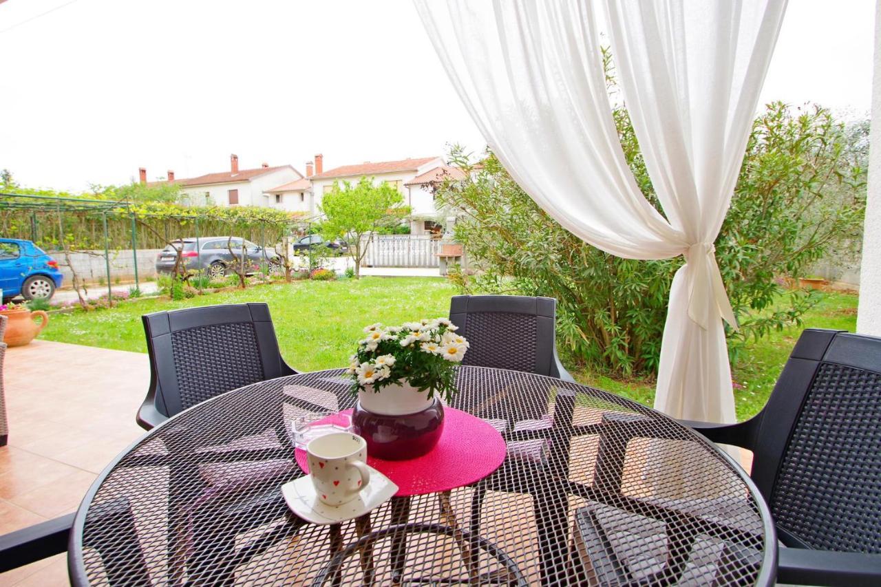 Apartment Suzi Valdebek Pula Ngoại thất bức ảnh