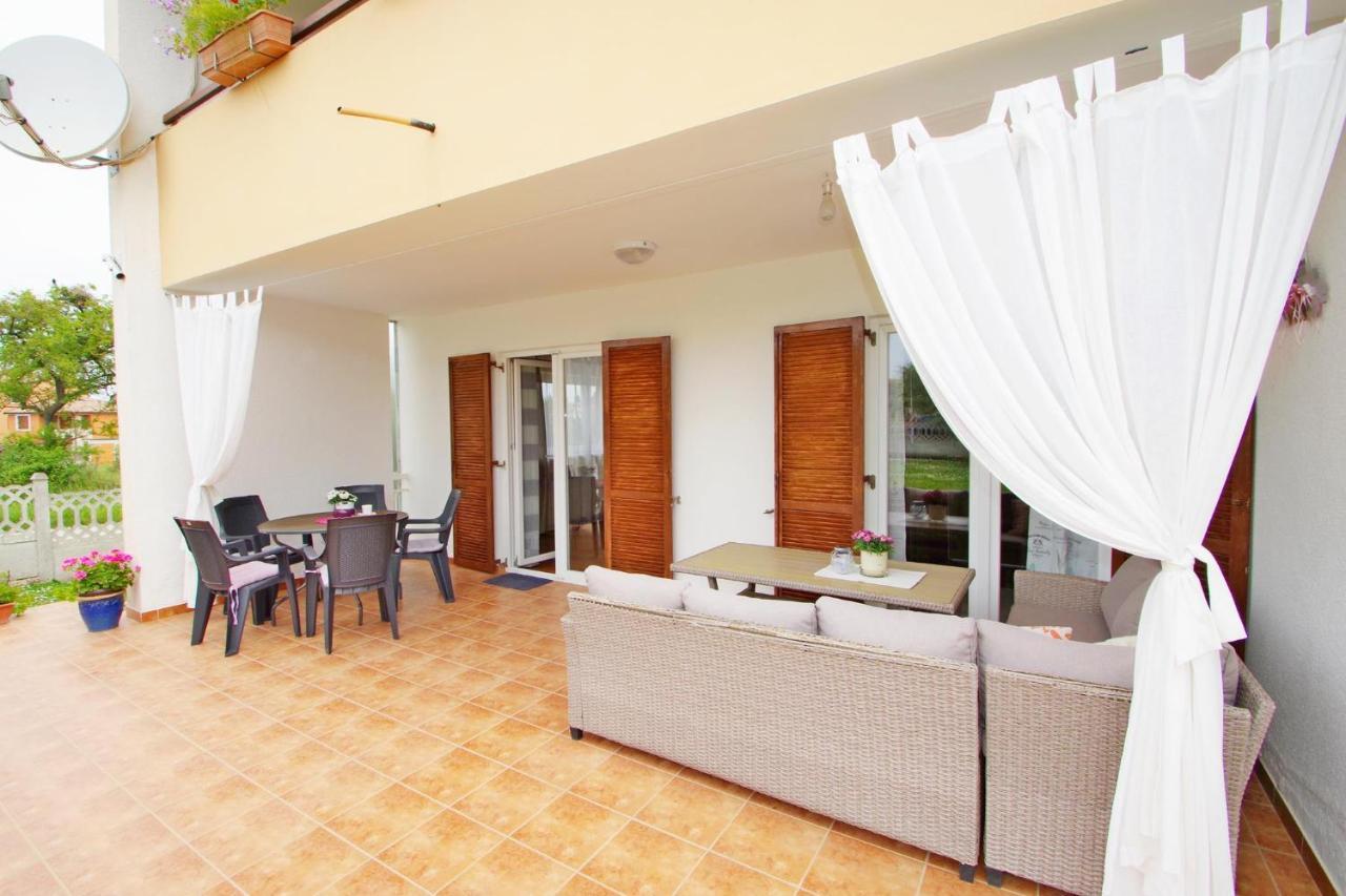 Apartment Suzi Valdebek Pula Ngoại thất bức ảnh