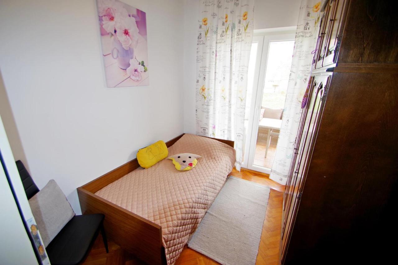 Apartment Suzi Valdebek Pula Ngoại thất bức ảnh