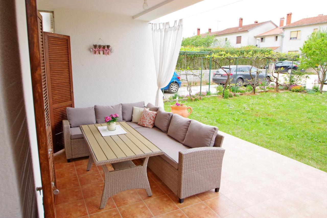Apartment Suzi Valdebek Pula Ngoại thất bức ảnh