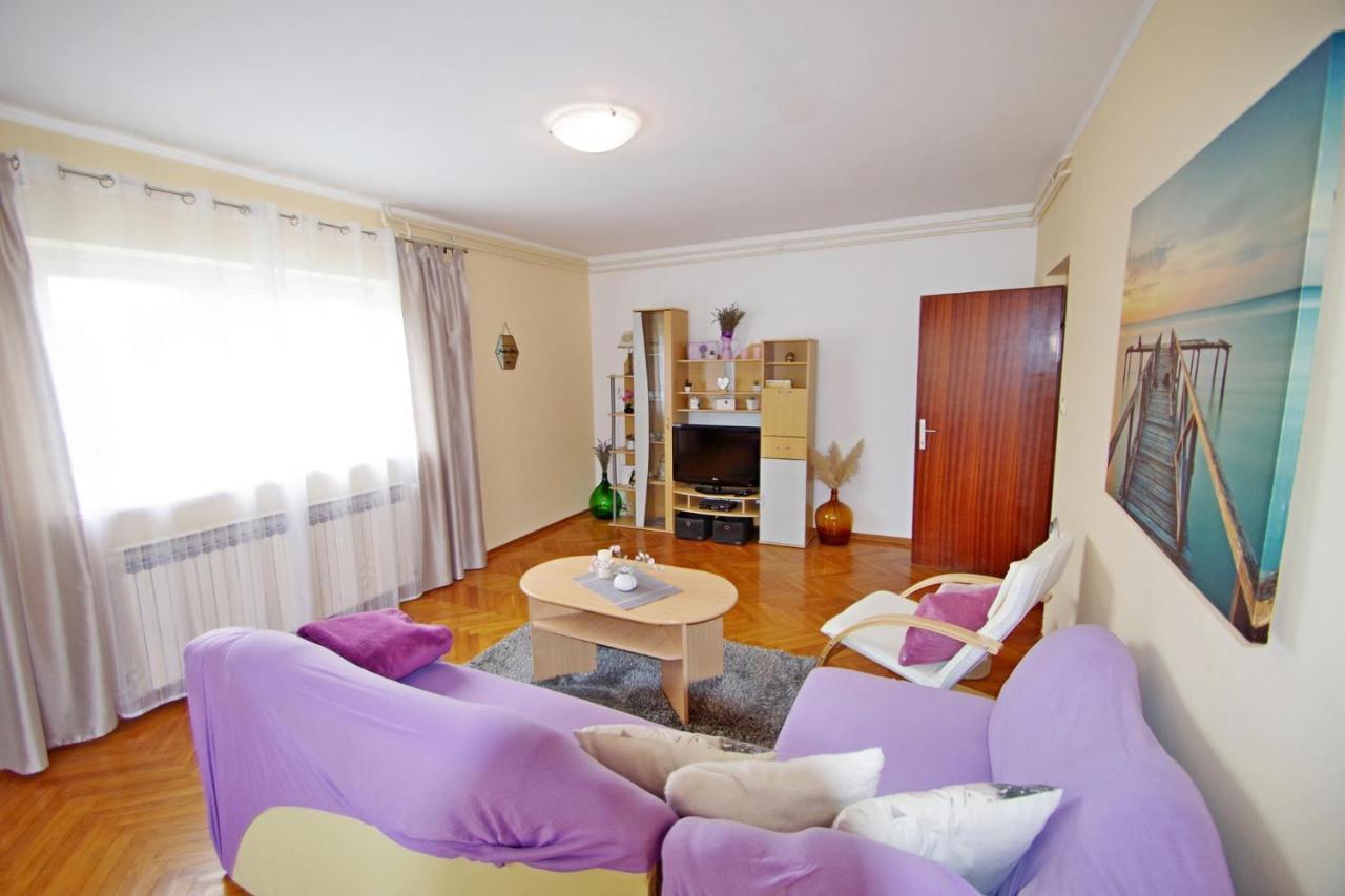 Apartment Suzi Valdebek Pula Ngoại thất bức ảnh