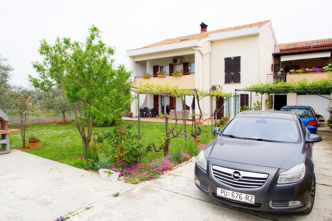 Apartment Suzi Valdebek Pula Ngoại thất bức ảnh