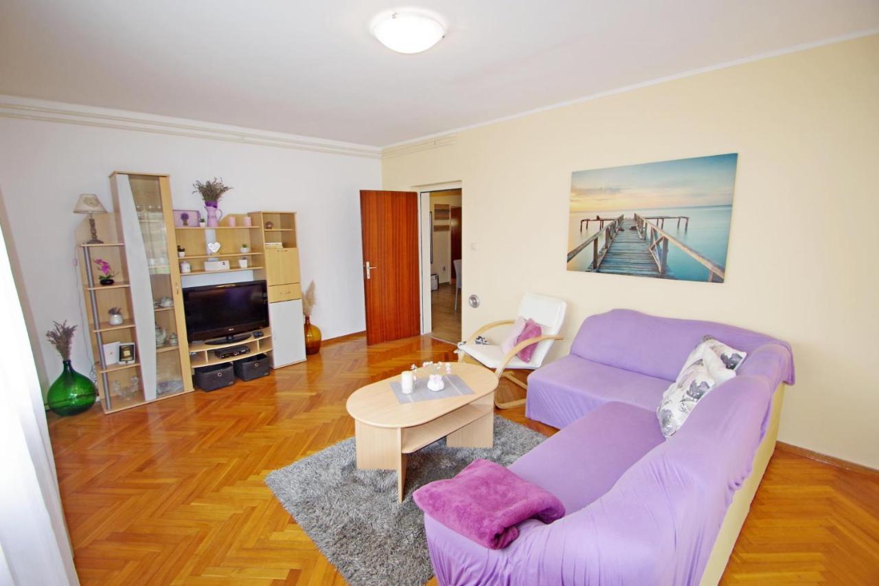 Apartment Suzi Valdebek Pula Ngoại thất bức ảnh